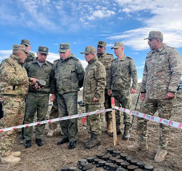 Турецкие и российские военные осмотрели армянские мины