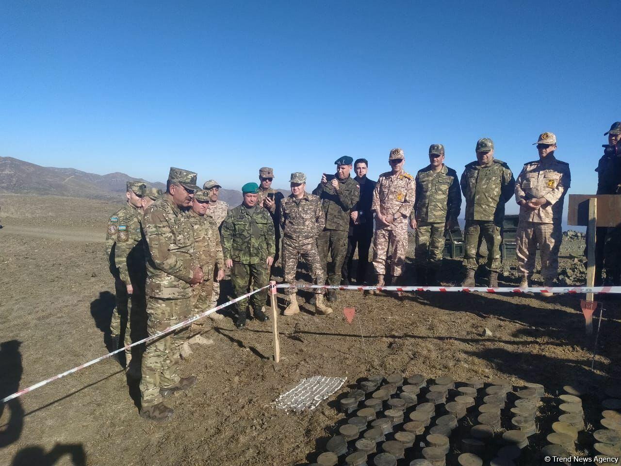 До сих пор в направлении высоты Сарыбаба обнаружены 1300 противопехотных мин