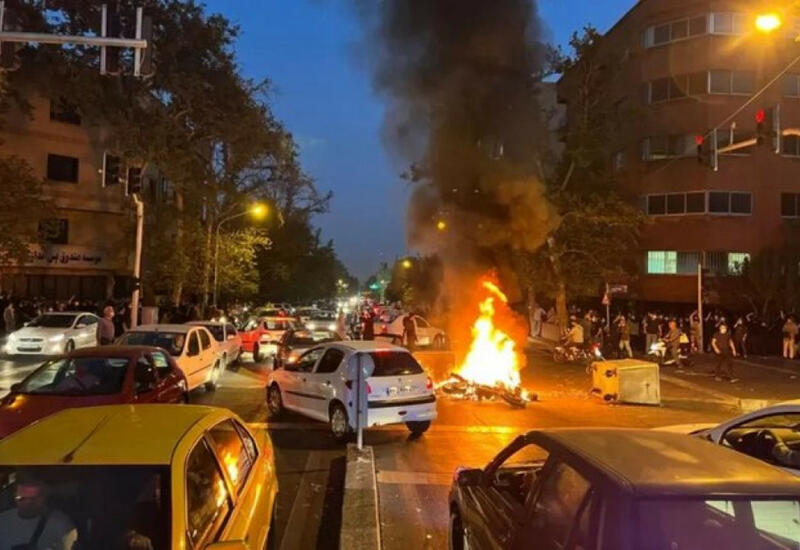 В Иране продолжаются столкновения протестующих с силами безопасности