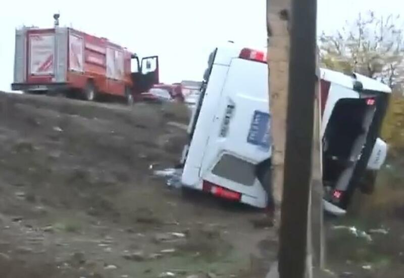 В Турции перевернулся автобус - пострадали 20 человек