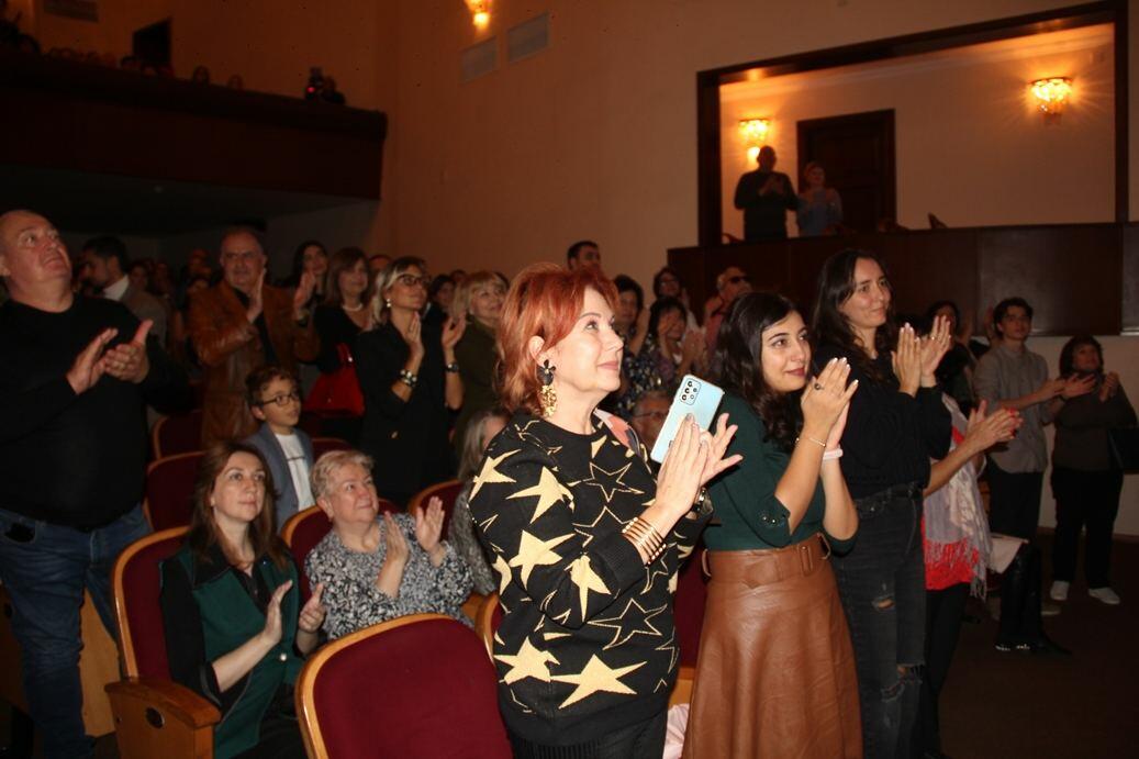 Необыкновенный концерт с конферансье Апломбовым в Баку прошел под смех и овации