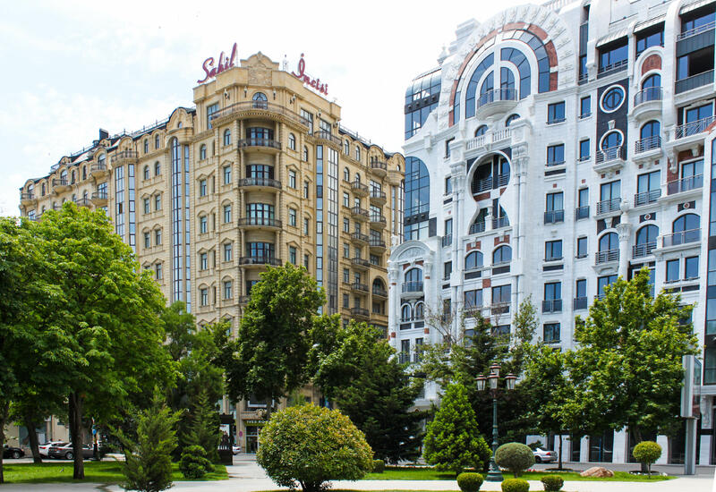 В центре Баку идут ремонтные работы, образовалась пробка