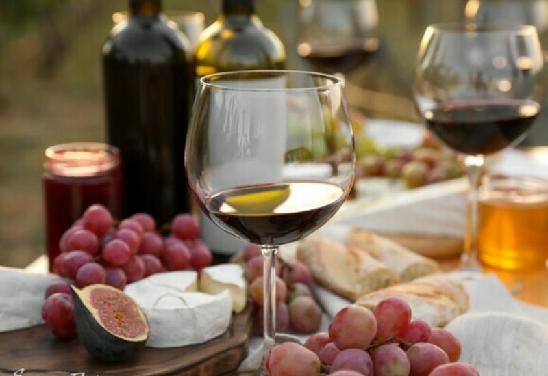 Полезно ли пить бокал красного вина на ужин?