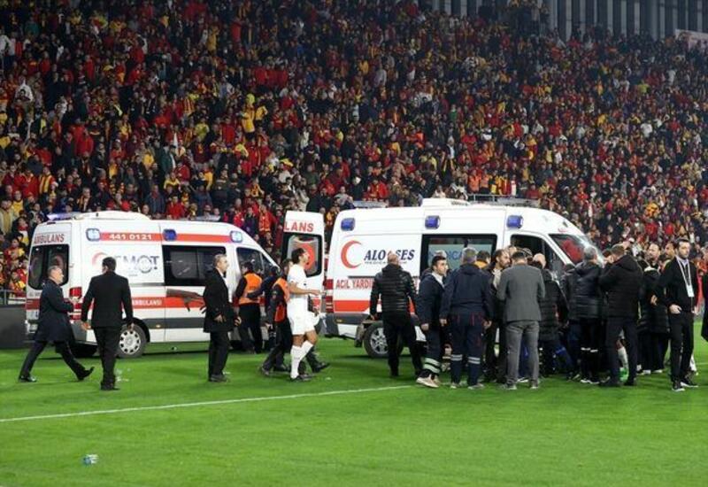 Футбольный матч в Турции остановили