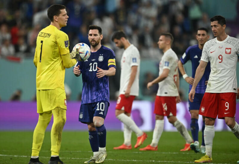 Вратарь Польши поспорил с Месси на 100 евро во время матча с Аргентиной