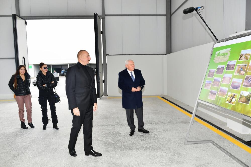 Президент Ильхам Алиев и Первая леди Мехрибан Алиева ознакомились с условиями, созданными на предприятии по производству сухофруктов в шекинском селе Орта Зейзид