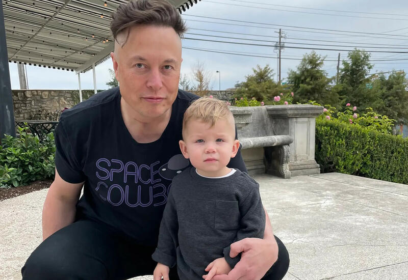 Илон Маск задумал чипировать собственного ребенка