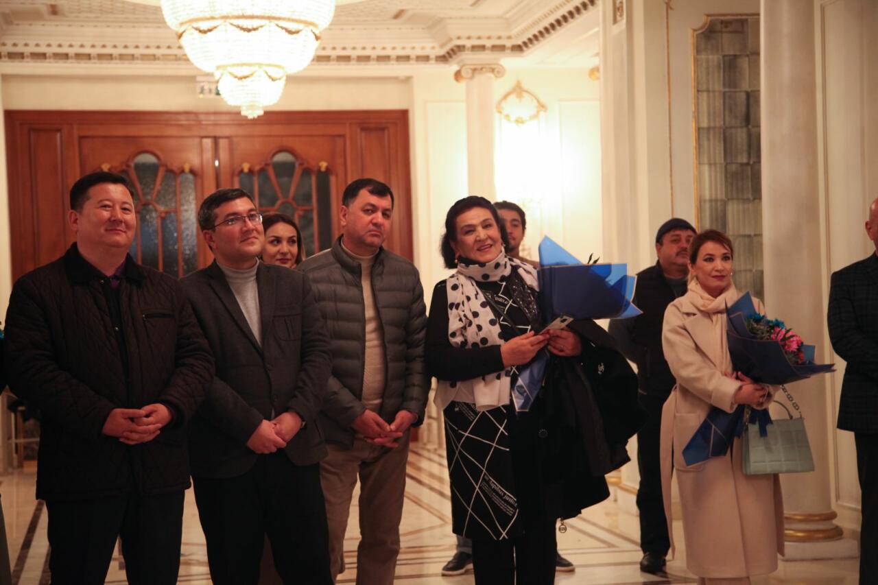 Радушный прием в Баку актеров из Узбекистана