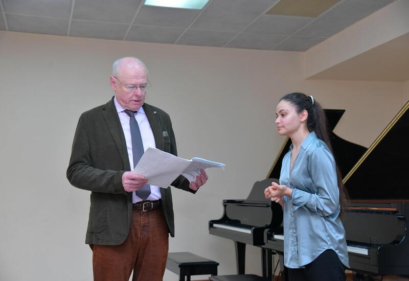 В Баку прошел мастер-класс яркого представителя русской фортепианной школы