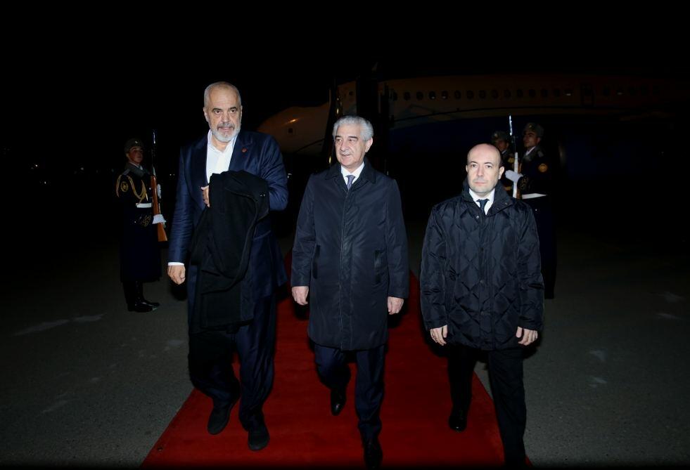 Премьер-министр Албании прибыл с рабочим визитом в Азербайджан