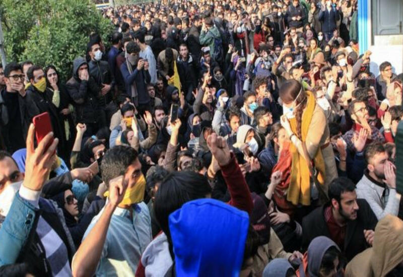 В Иране прошла акция протеста против казни одного из задержанных протестующих