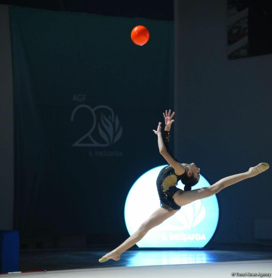 В Шеки стартовал второй день объединенных соревнований по гимнастическим дисциплинам