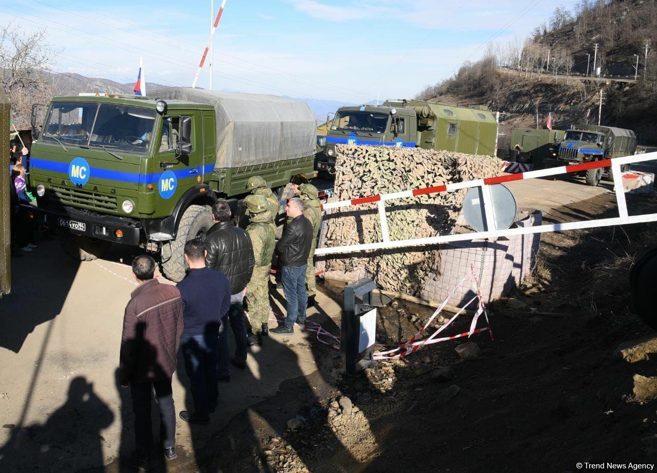 Машины миротворцев проехали по Лачинской дороге