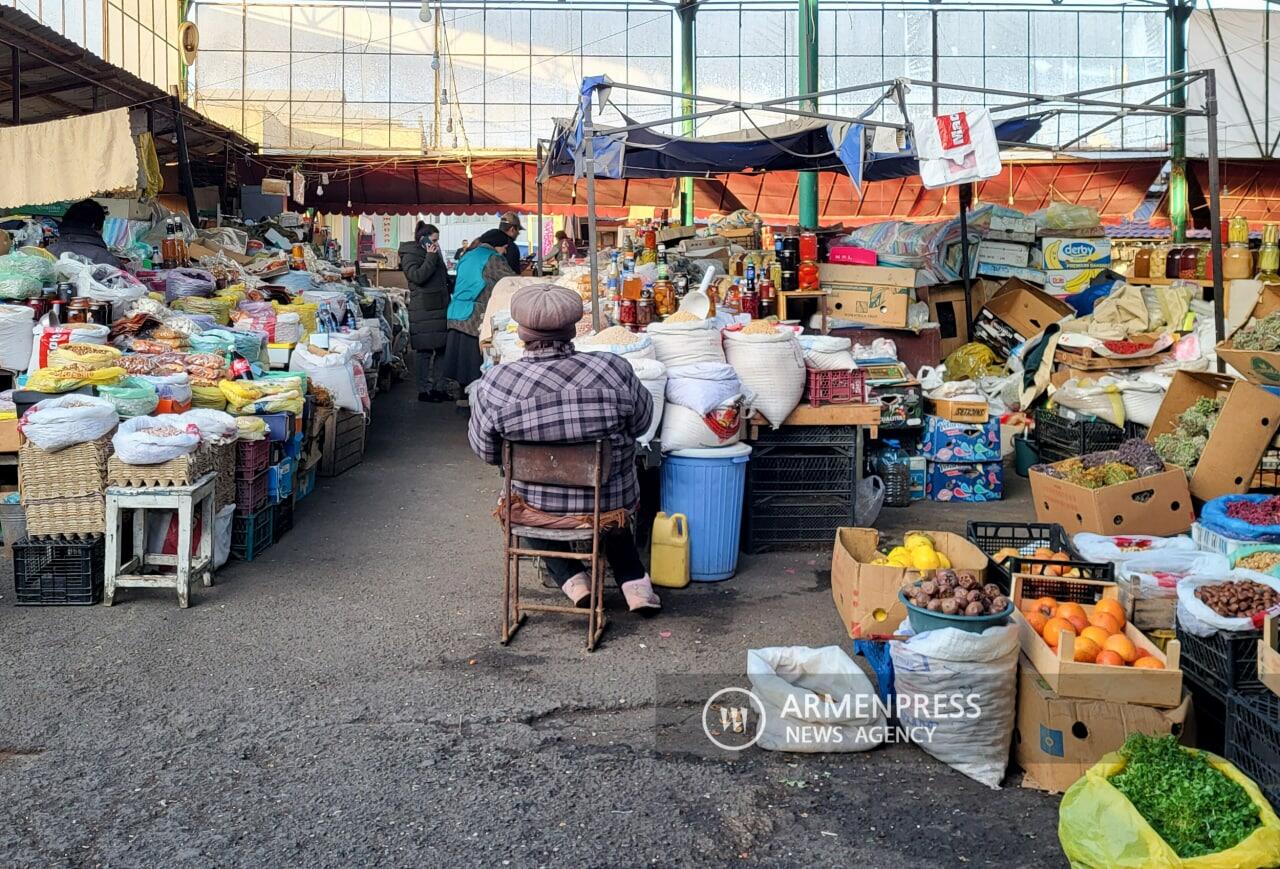 Лживые новости про "дефицит продовольствия" в Карабахе