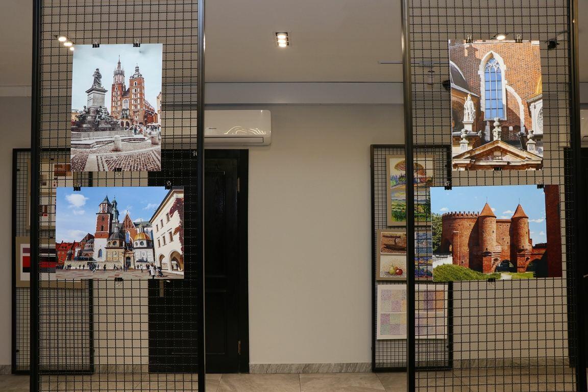 В Баку показали архитектурные шедевры польских городов