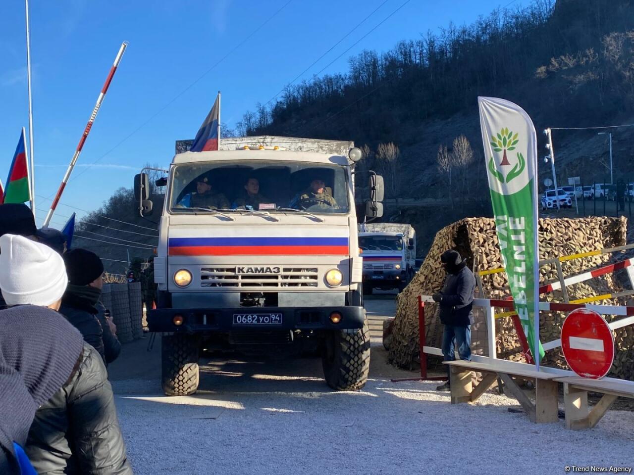 По Лачинской дороге беспрепятственно проехали еще три машины российских  миротворцев - ФОТО