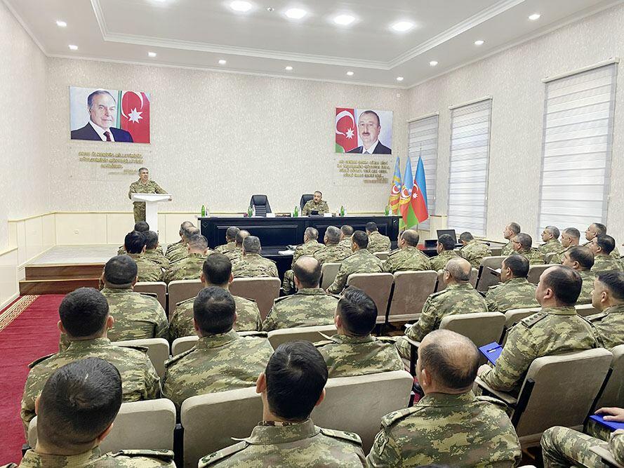Закир Гасанов довел до командиров задачи, поставленные Верховным главнокомандующим