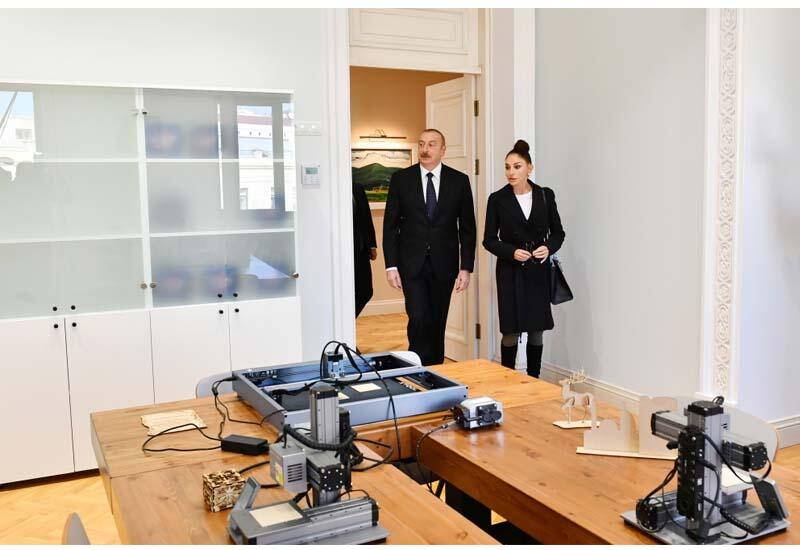 Президент Ильхам Алиев и Первая леди Мехрибан Алиева ознакомились с условиями, созданными в Детско-юношеском центре развития в Баку после капитального ремонта