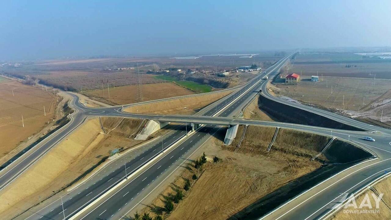 Завершилось строительство на одном участке дороги Гянджа-Газах-Грузия