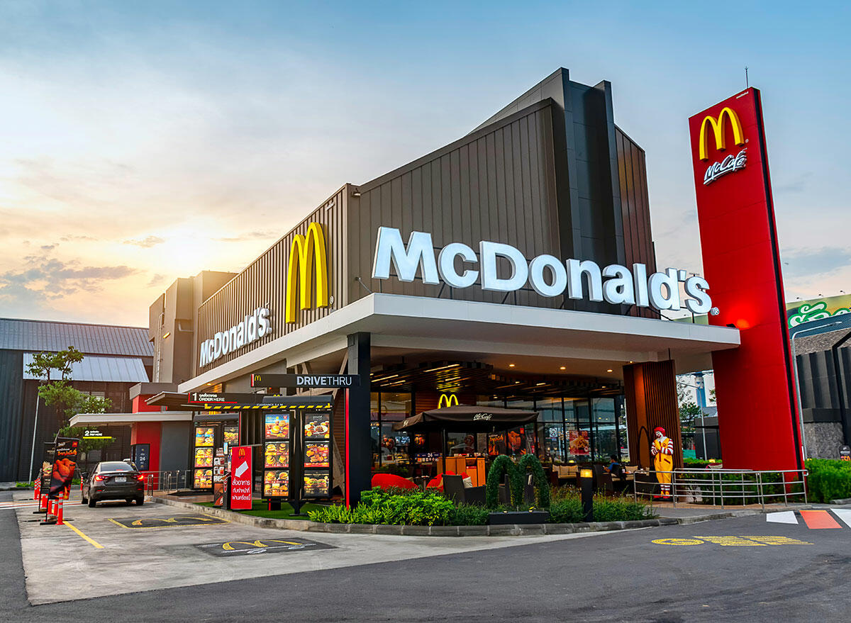 Руководство McDonald's готовится к сокращению персонала