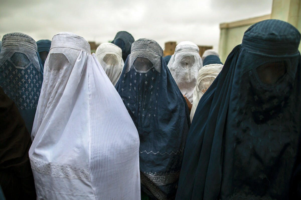 Талибы решили закрыть салоны красоты для женщин