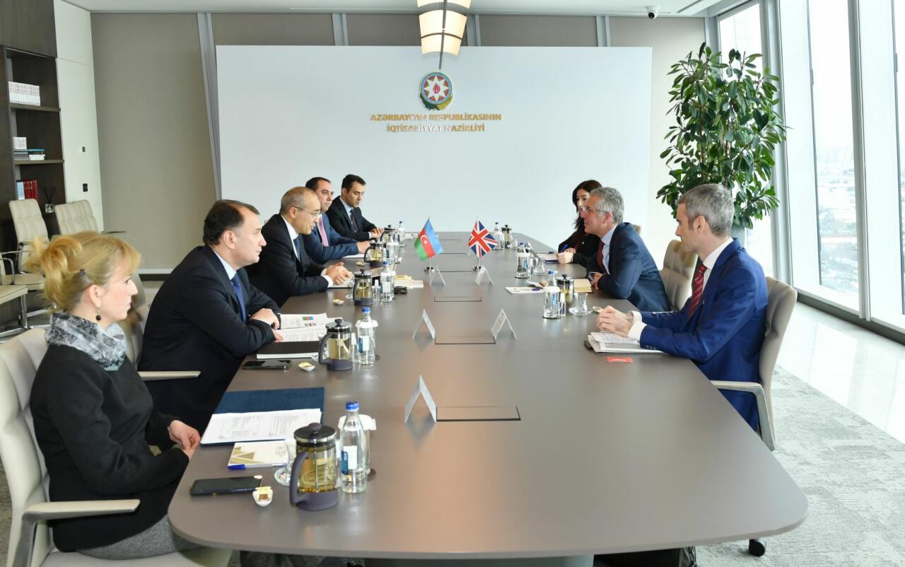 Баку и Лондон обсудили развитие сотрудничества в ряде отраслей