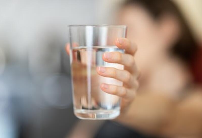 Развеян миф о необходимости выпивать два литра воды в день