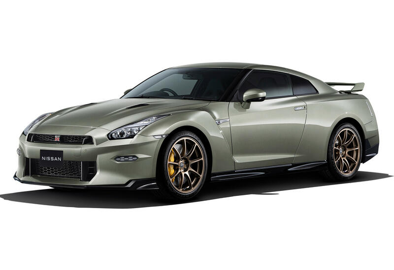 Nissan обновил внешность спорткара GT-R