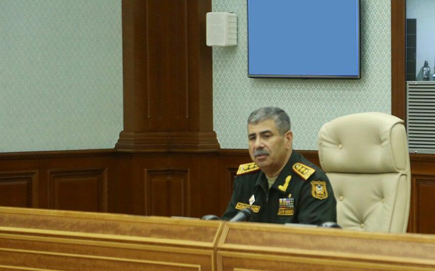 Закир Гасанов обсудил с командирами ситуацию в Карабахе и на условной границе с Арменией