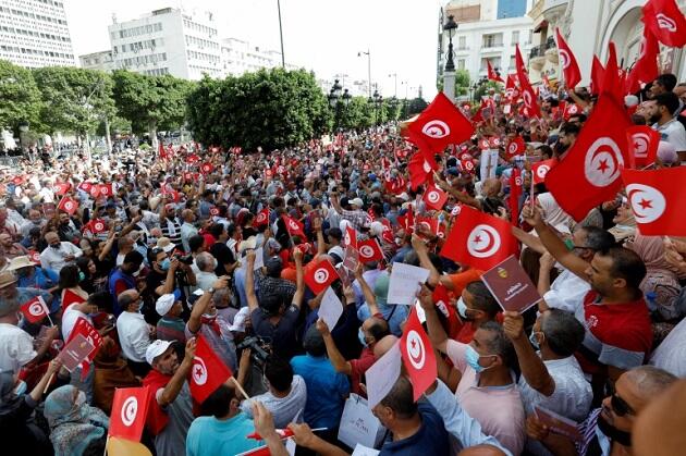 В Тунисе прошли массовые акции протеста