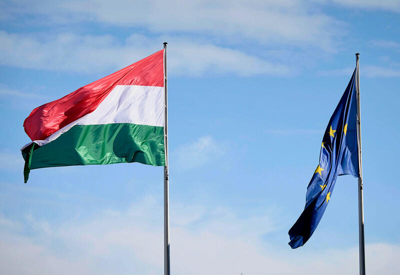 Жители Венгрии начали покупать бензин в соседних странах