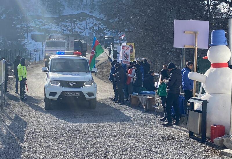 По Лачинской дороге беспрепятственно проехали еще 11 транспортных средств миротворцев