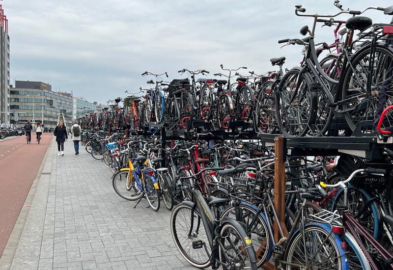 В Амстердаме построили гараж под водой для велосипедов