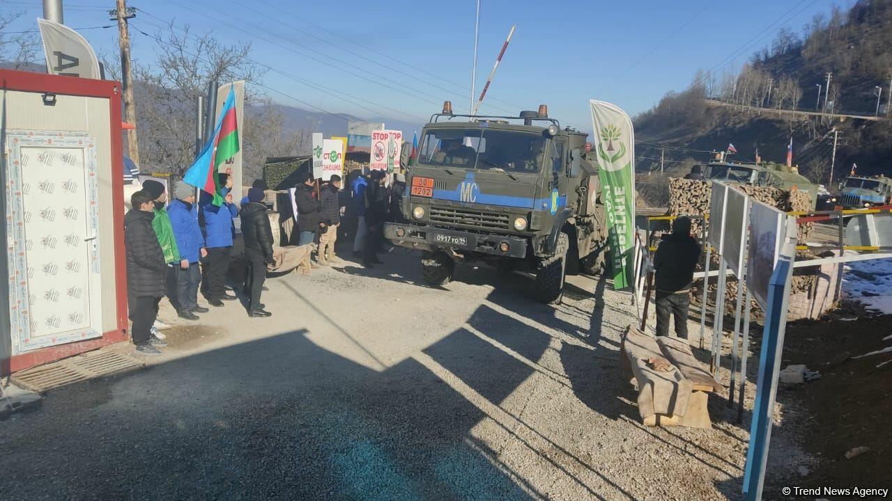 По Лачинской дороге беспрепятственно проехали 19 транспортных средств миротворцев