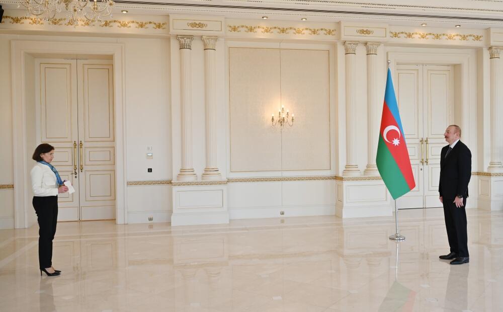 Президент Ильхам Алиев принял верительные грамоты нового посла Франции в Азербайджане