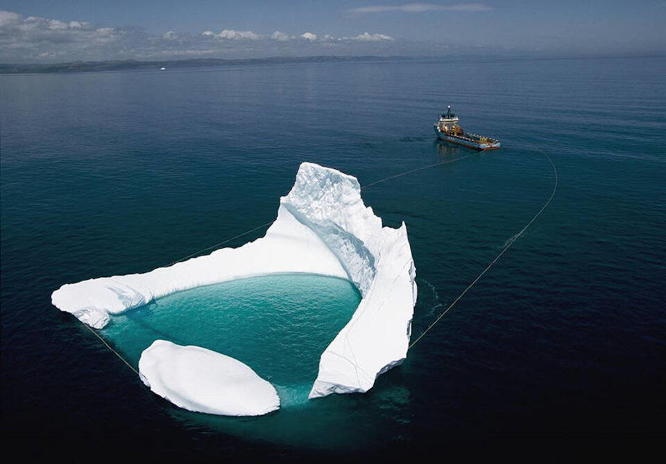 «Роскосмос» показал снимок гигантского отколовшегося от Антарктиды айсберга