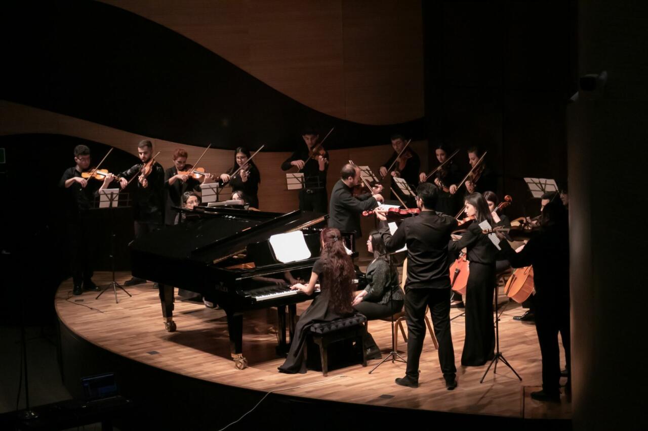 Концерт оркестра Cadenza Contemporary Orchestra в Центре мугама