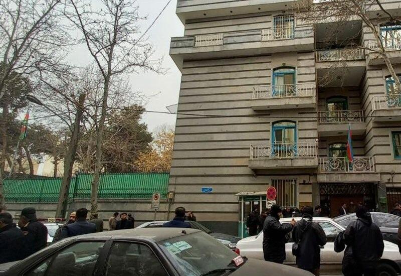 Полиция Тегерана не предпринимала никаких попыток предотвратить нападение на посольство Азербайджана