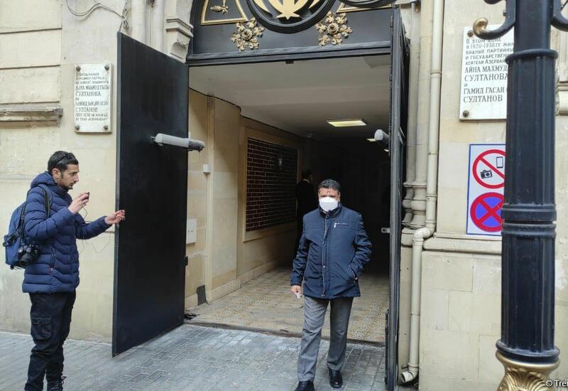 Дипломаты посольства Ирана в Баку бегут из здания