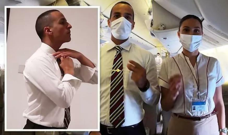 Бортпроводник раскрыл секрет специальных галстуков, которые они носят на борту