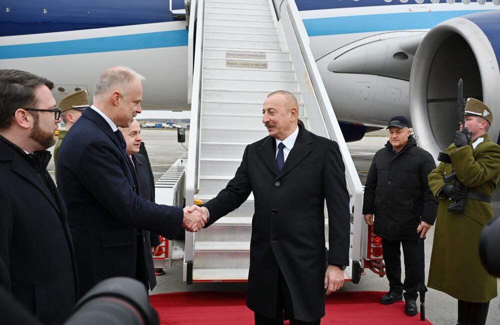 Президент Ильхам Алиев и Первая леди Мехрибан Алиева прибыли в Венгрию
