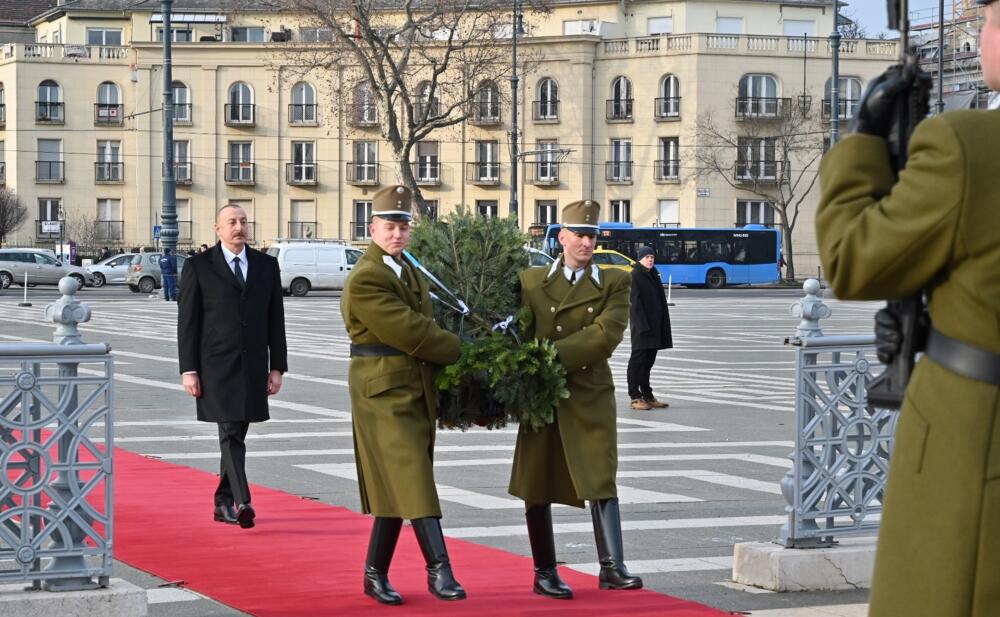 Президент Ильхам Алиев посетил могилу неизвестного солдата в Будапеште