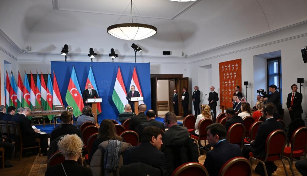Президент Азербайджана Ильхам Алиев и премьер-министр Венгрии Виктор Орбан выступили с заявлениями для прессы