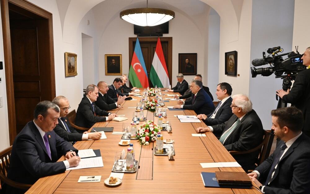 Состоялась встреча Президента Ильхама Алиева с премьер-министром Венгрии Виктором Орбаном в расширенном составе
