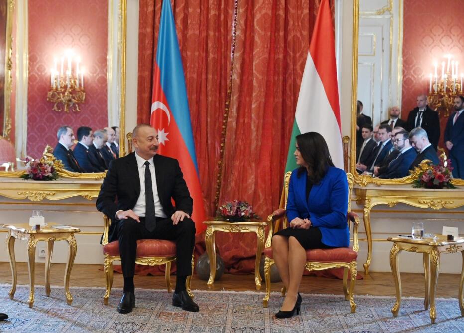 Состоялась встреча Президента Ильхама Алиева с Президентом Венгрии Каталин Новак в расширенном составе