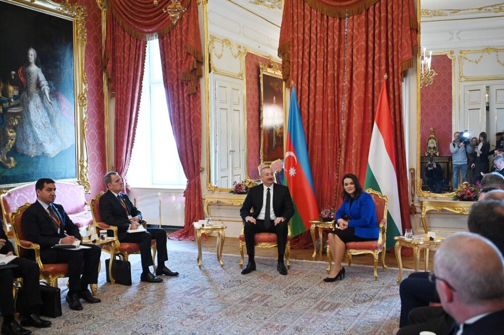 Состоялась встреча Президента Ильхама Алиева с Президентом Венгрии Каталин Новак в расширенном составе