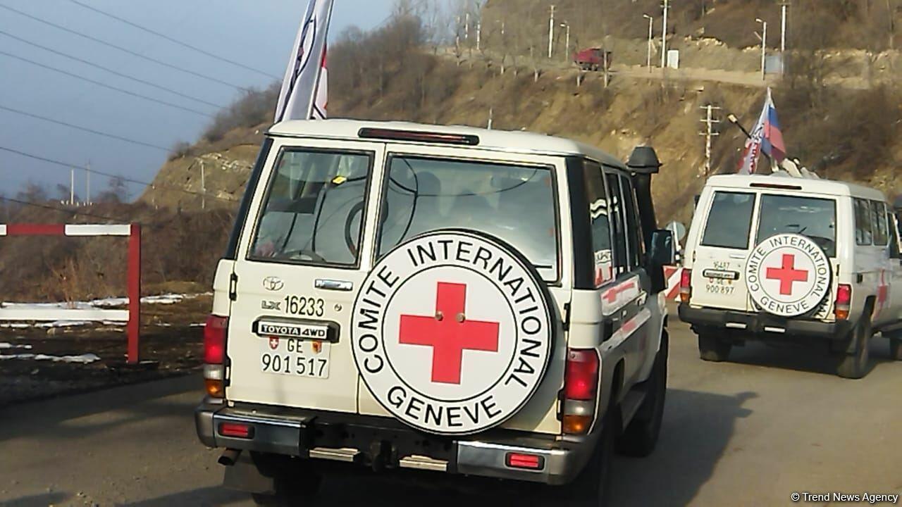 По Лачинской дороге проехали автомобили Красного Креста