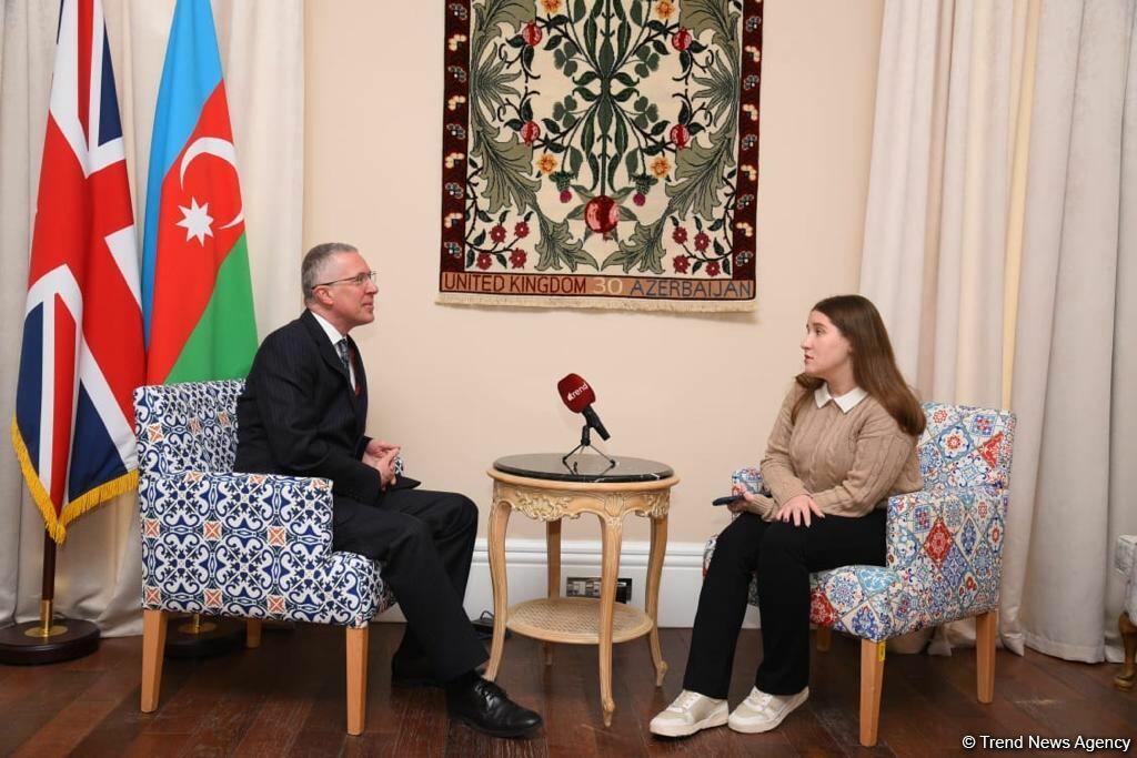Великобритания готова поддержать Азербайджан в экспорте "зеленой" энергии в Европу
