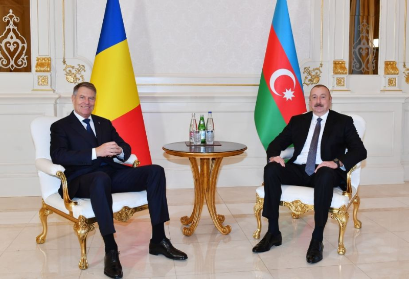 Состоялась встреча Президентов Азербайджана и Румынии один на один