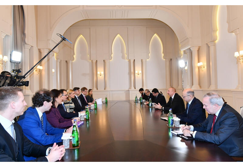 Президент Ильхам Алиев принял делегацию во главе с комиссаром Европейского союза